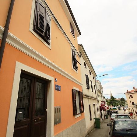 Old Town Rooms And Apartment Пореч Екстериор снимка